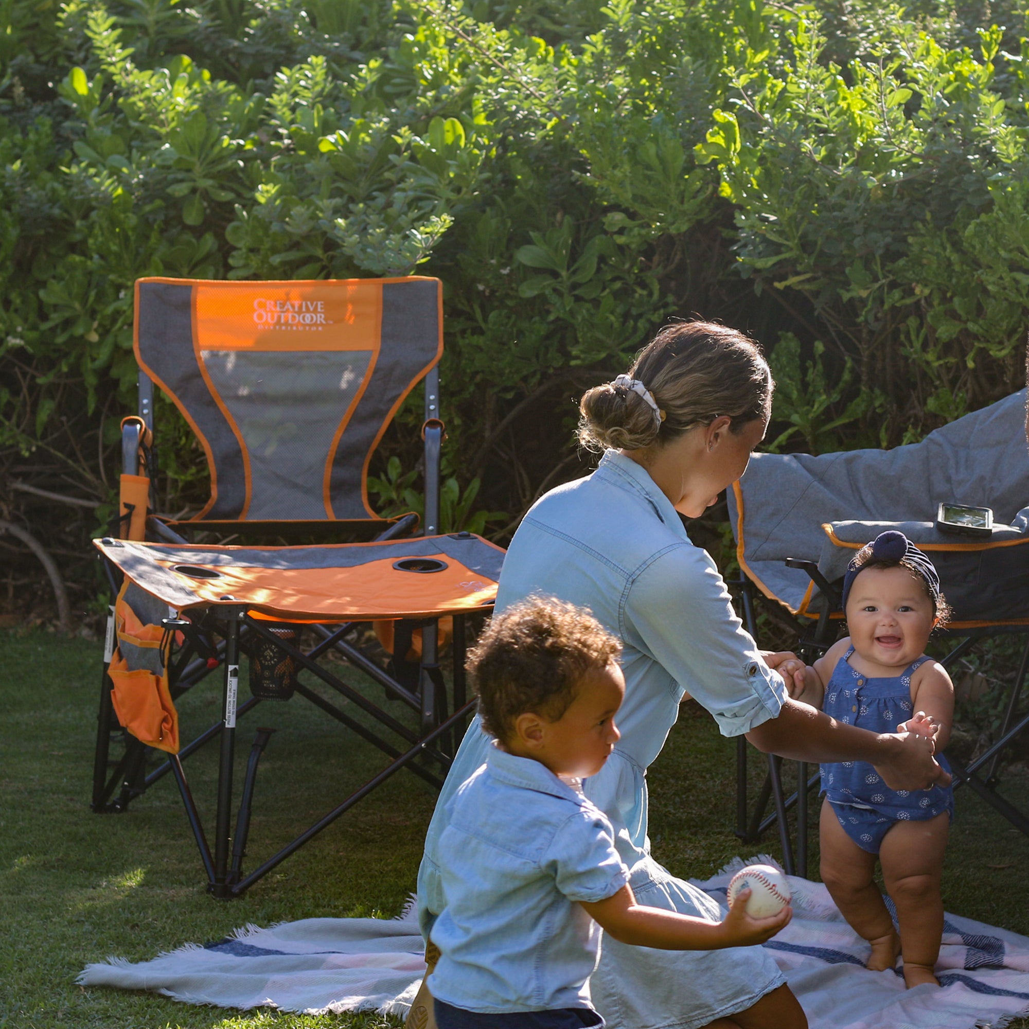 Rocking lawn outlet chair with table